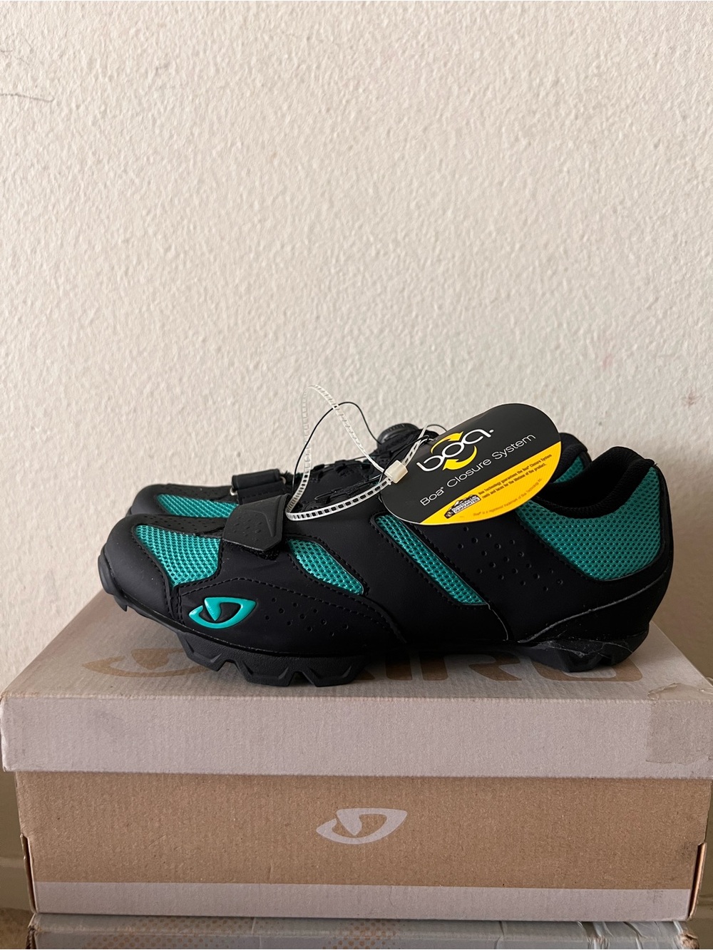 Giro Women's Cycling Shoes in Teal and Black with Boa-style Dial